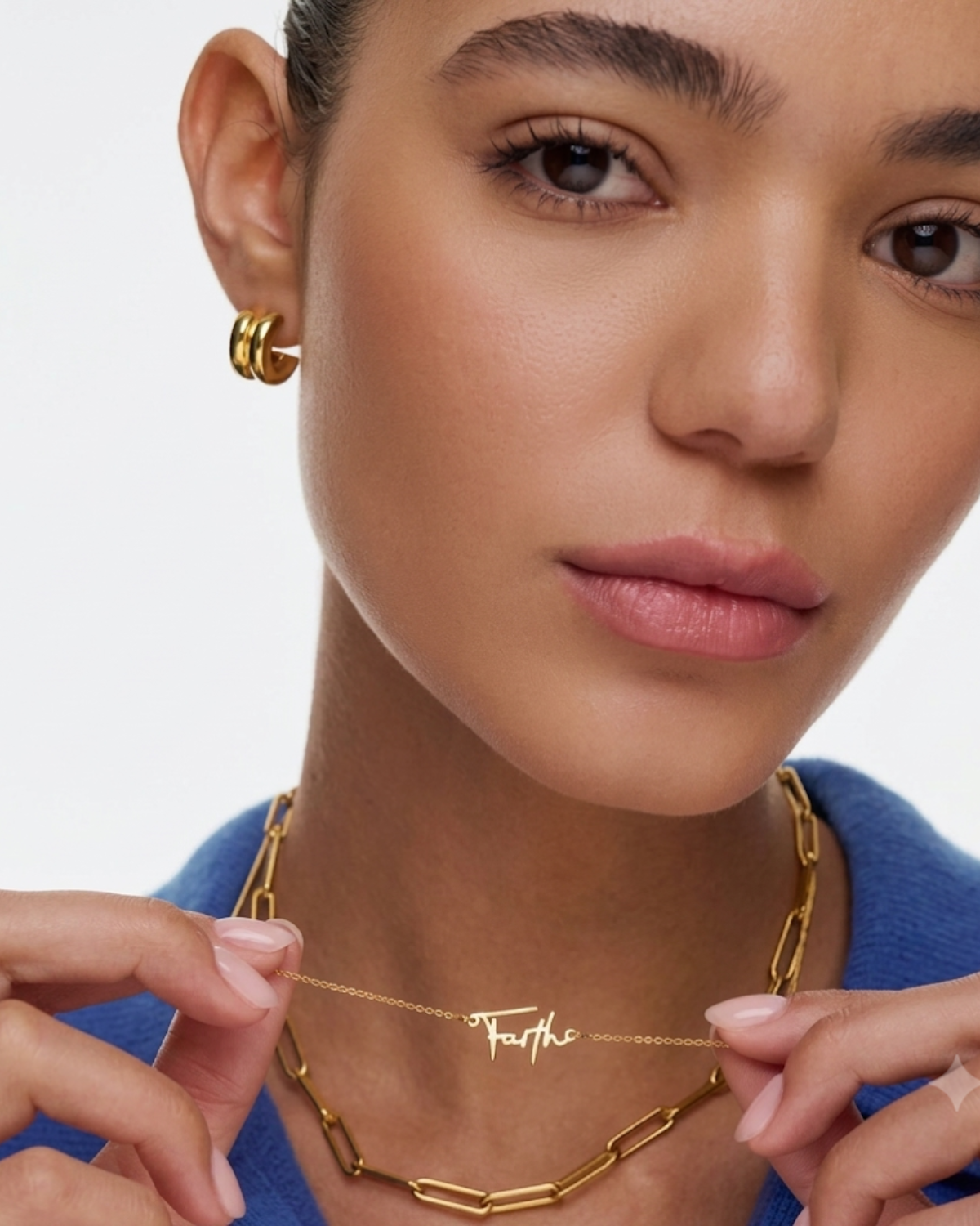 woman wearing a name necklace