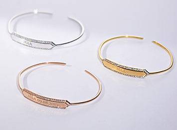 bracelets in gold and silver