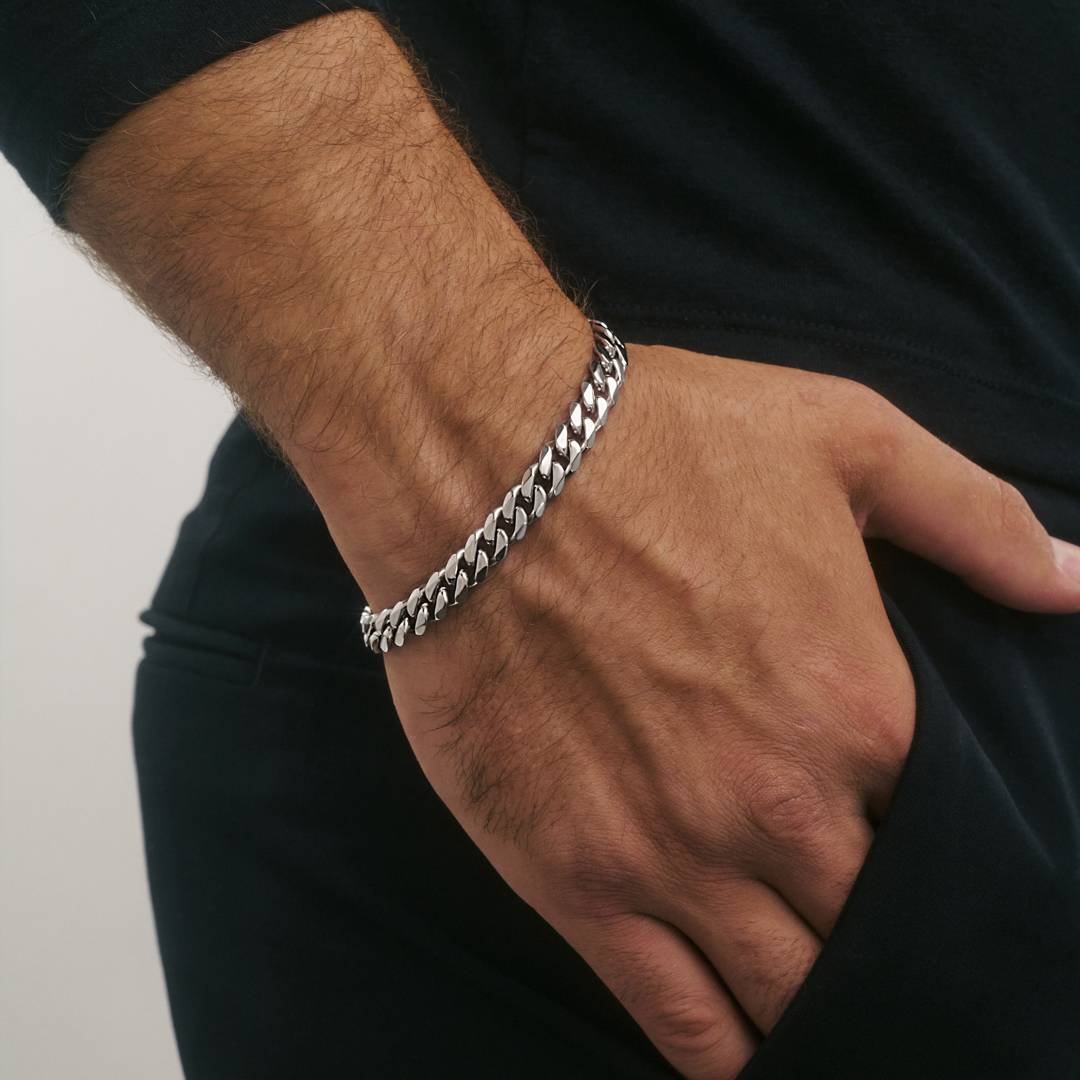 8MM CUBAN CHAIN BRACELET WITH ENGRAVABLE CLASP-2 product photo