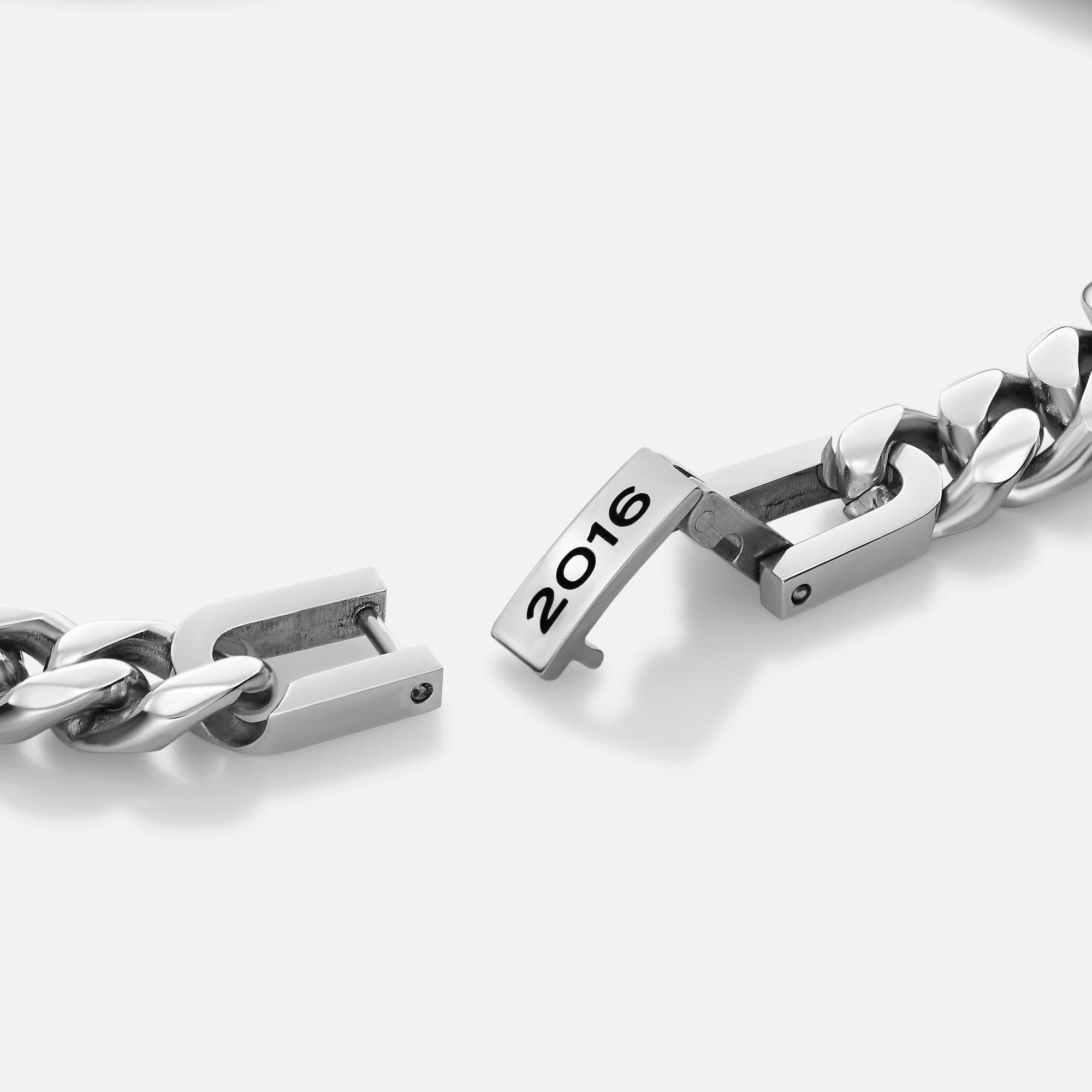 8MM CUBAN CHAIN BRACELET WITH ENGRAVABLE CLASP-4 product photo