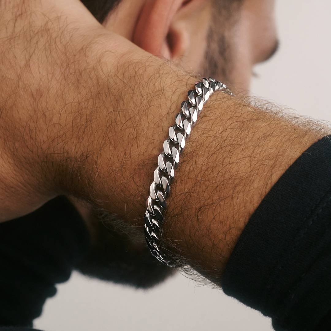 8MM CUBAN CHAIN BRACELET WITH ENGRAVABLE CLASP-3 product photo