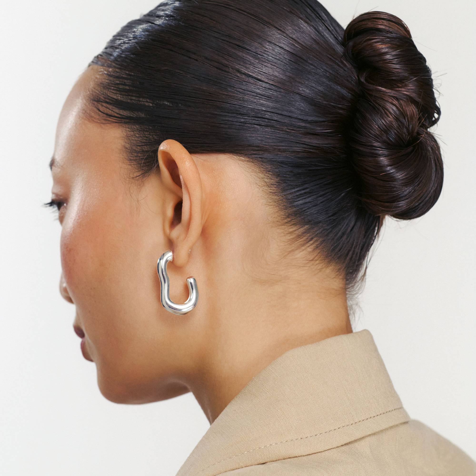 Boucles d’oreilles dôme ondulé – Laiton Plaqué Argent-2 photo du produit