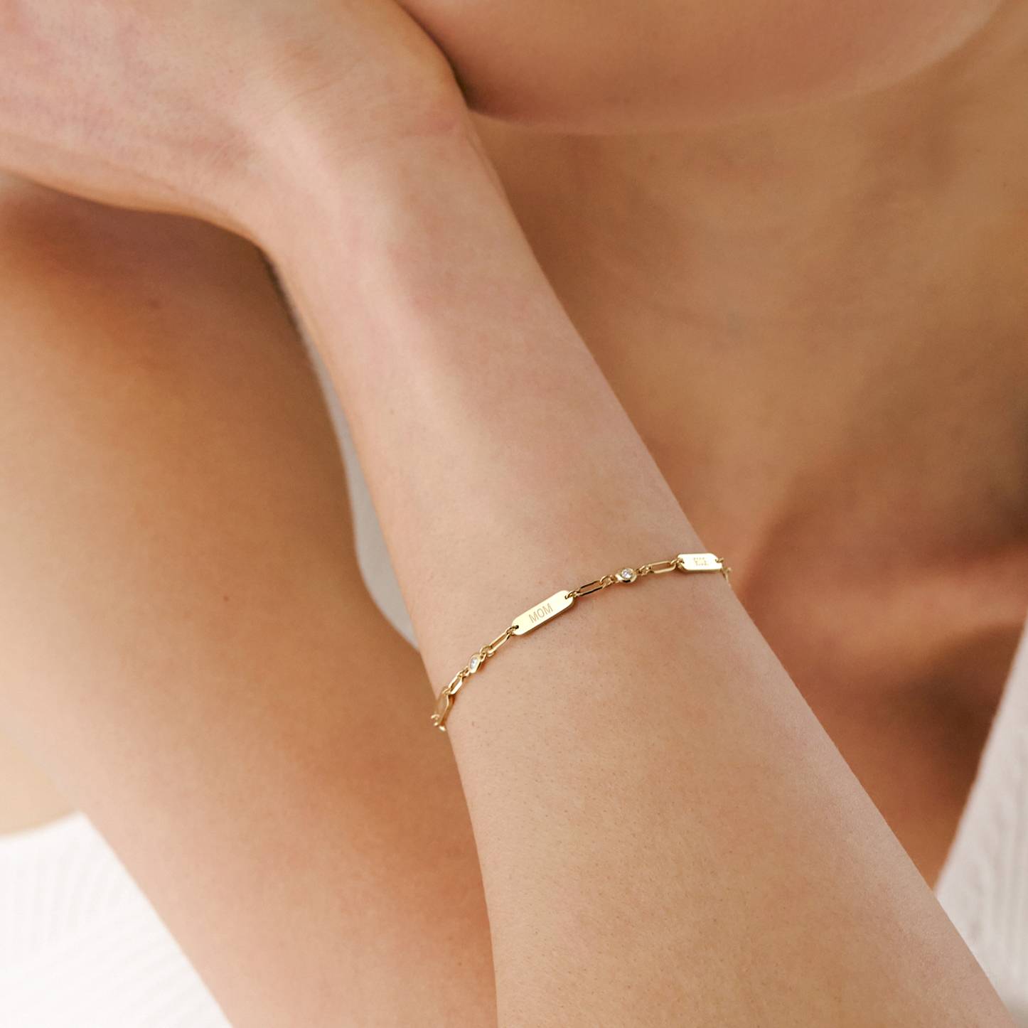Mini Ivy Name Bracelet with Diamonds - Gold Vermeil-3 product photo