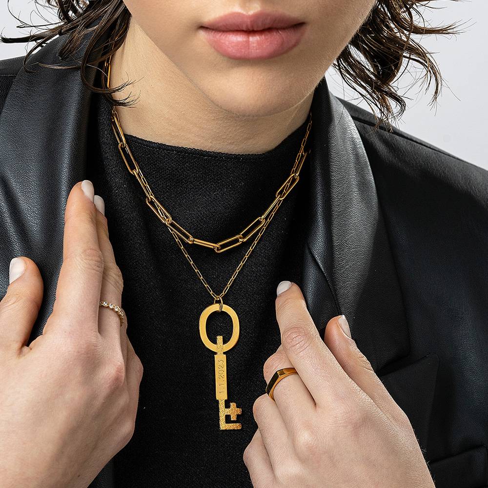 Oak&Luna Key Charm Necklace With Engraving - Gold Vermeil-5 product photo
