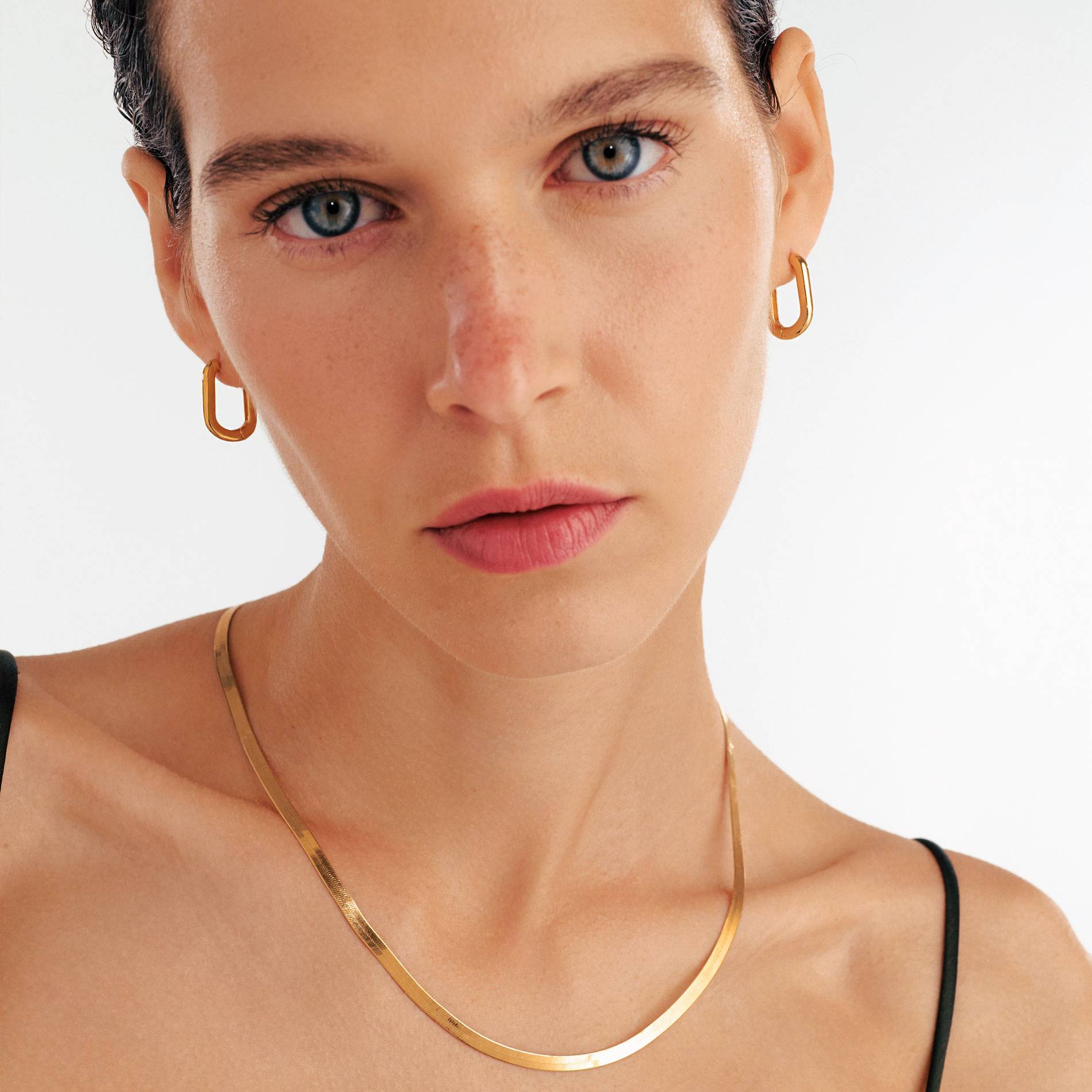 Play it By Ear Link Earrings - Gold-3 product photo