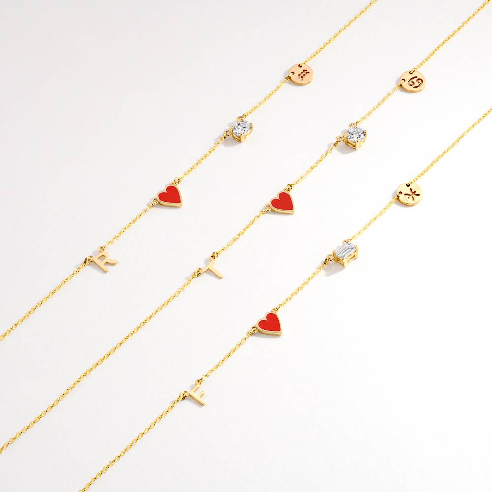 Collier Initial Inez Coeur Rouge avec Diamant Premium - Or Jaune 14 carats-6 photo du produit