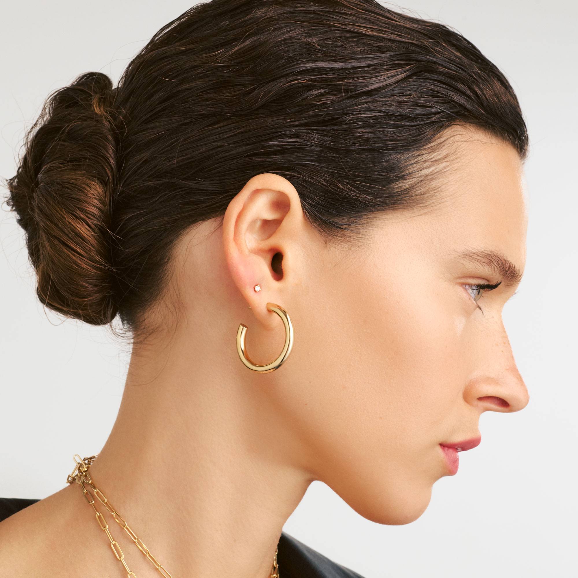 Staple Hoops Medium– Gold Vermeil-3 product photo