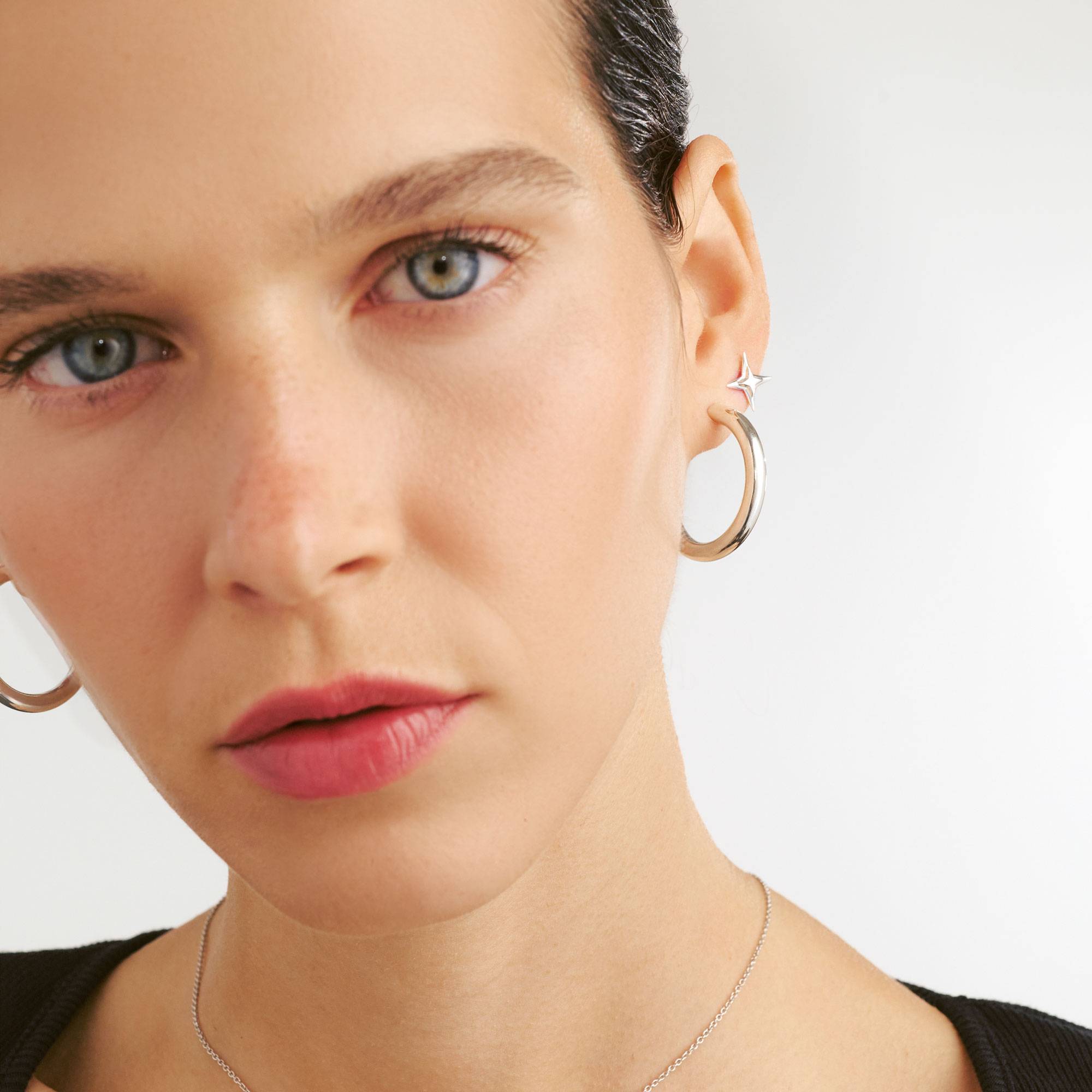 Staple Hoops Medium – Silver-2 product photo