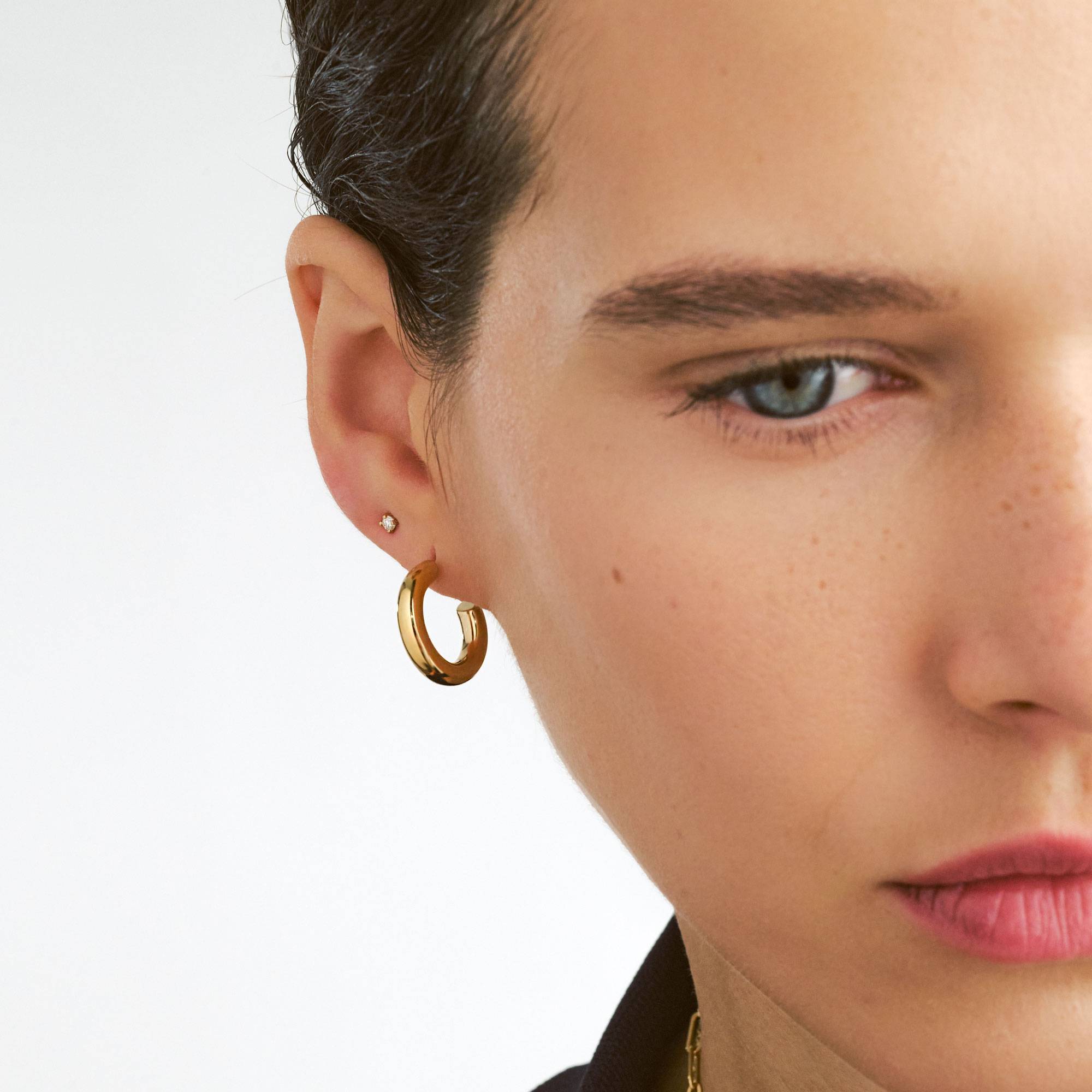 Staple Hoops Small – Gold Vermeil-4 product photo