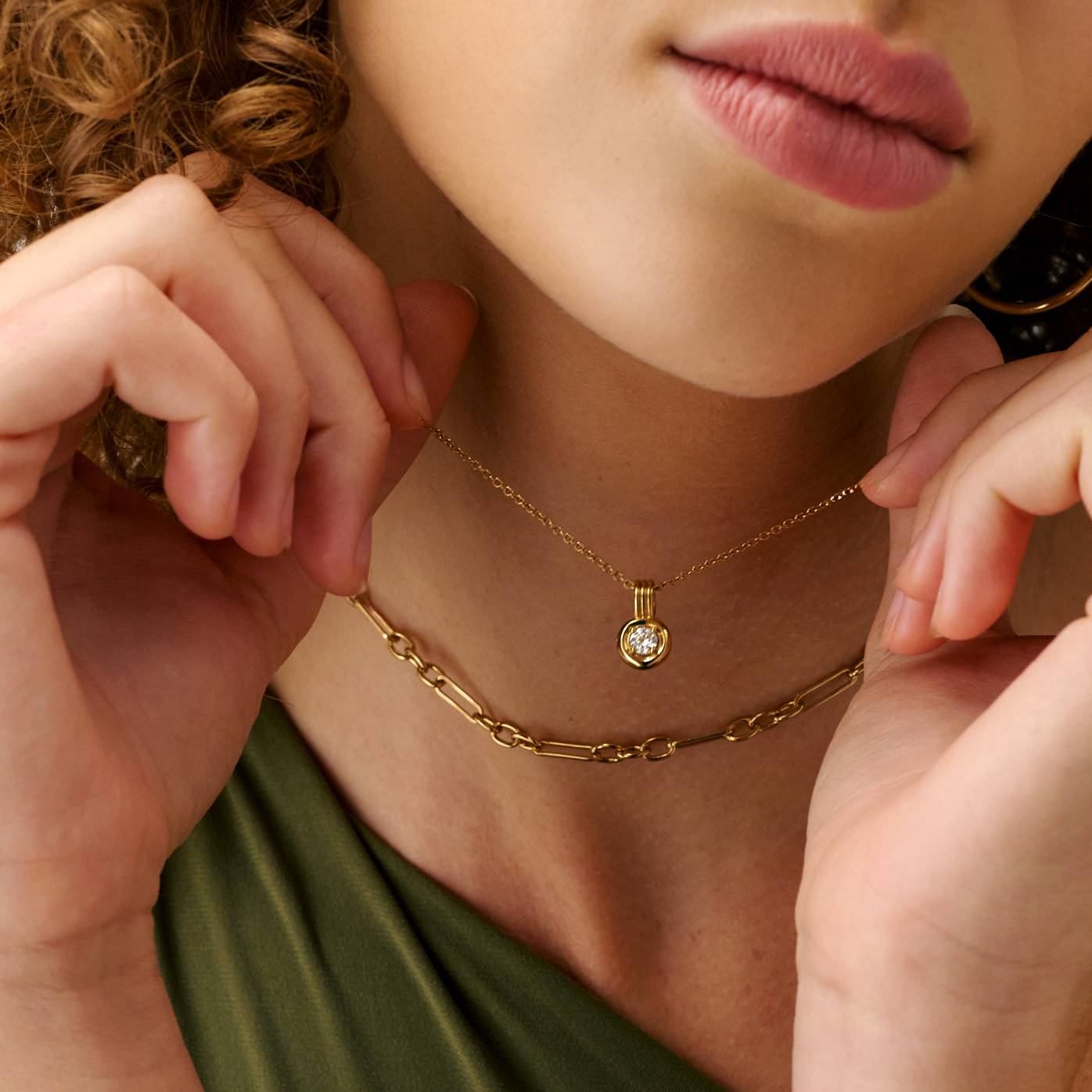 The Mini One pendant with Moissanite - Gold-2 product photo