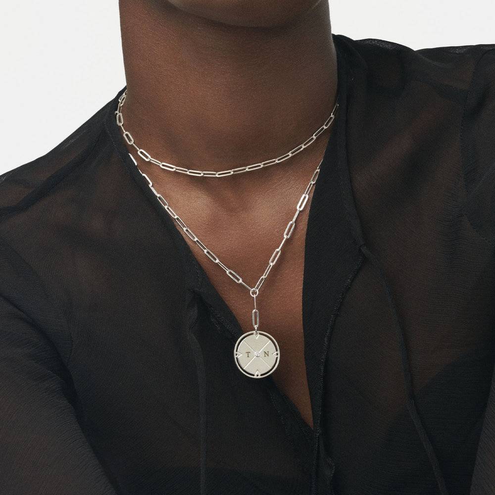 Collier Boussole Gravée avec Diamant en Argent-2 photo du produit