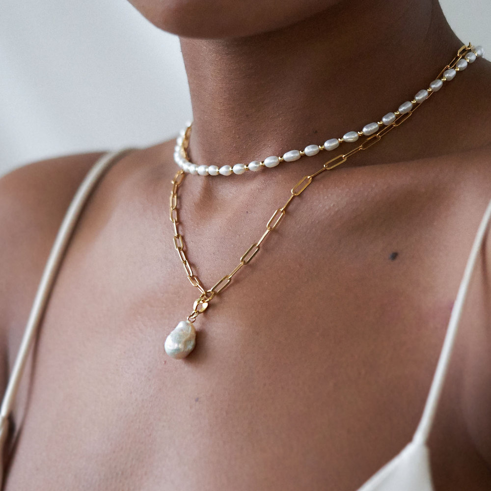Isla White Pearl Necklace With Paperclip Chain - Gold Plated - 3 product photo